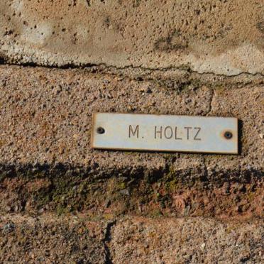 HOLTZ M.