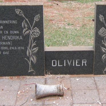 OLIVIER Petrus Johannes 1889-1968 &amp; Albertha Hendrika SAUERMAN 1893-1974