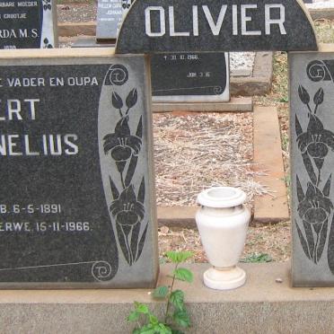 OLIVIER Gert Cornelius 1891-1966 &amp; Louisa Johanna Catharina 1897-1970