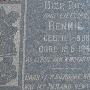 SANDOW Bennie 1938-1945