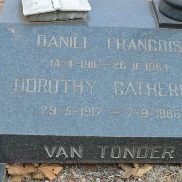 TONDER Daniel Francois, van 1911-1964 &amp; Dorothy Catherine 1917-1988
