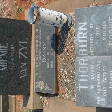 ZYL Daisy, van 1892-1977 :: VAN ZYL Miemie :: THORNBURN John 1909-1987 &amp; Sophie 1917-