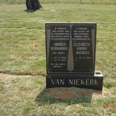 NIEKERK Andries Bernardus, van 1906-1999 &amp; Elizabeth Sophia Agenissa 1913-