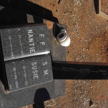 PIETERSE F.P. 1917-1983 &amp; S.M. 1921-2000