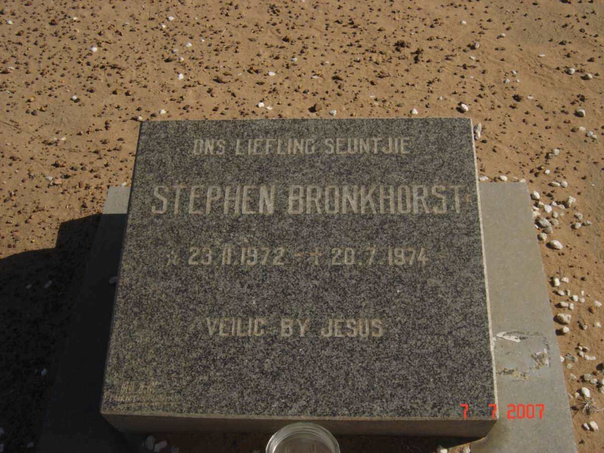 BRONKHORST Stephen 1972-1974