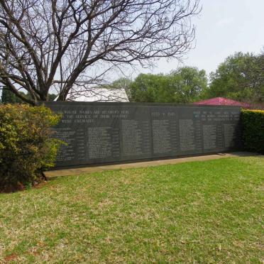 5. Memorial wall / Oorsig gedenkmuur 1939-1945