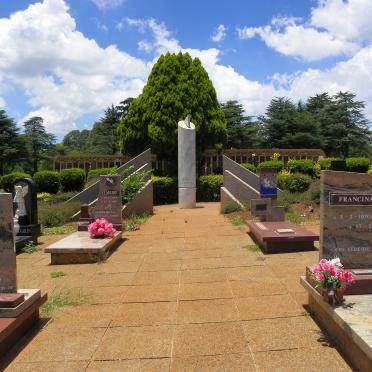 05. Westdene Dam bus accident memorial and graves