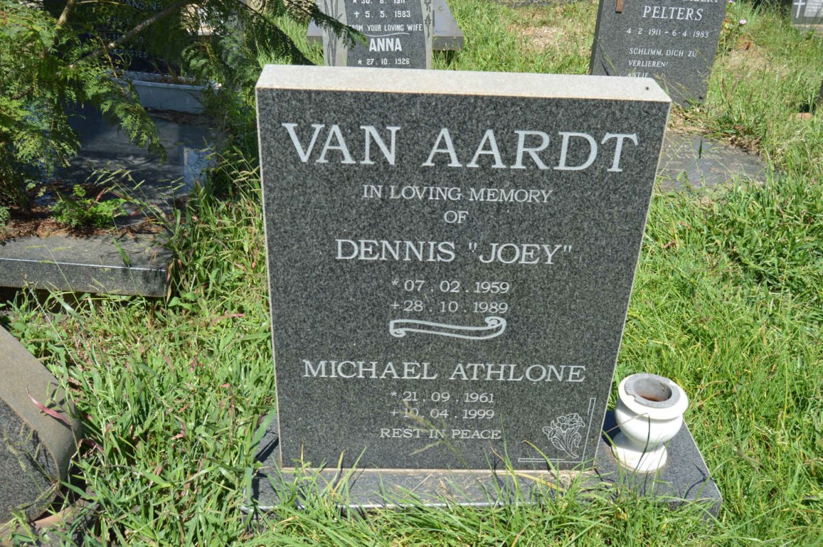AARDT Dennis, van 1959-1989 :: VAN AARDT Michael Athlone 1961-1999