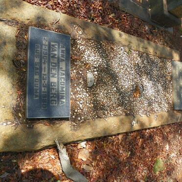 BERG Anna Jacomina, van den 1904-1980 :: SCHOEMAN Daniel 1922-1943