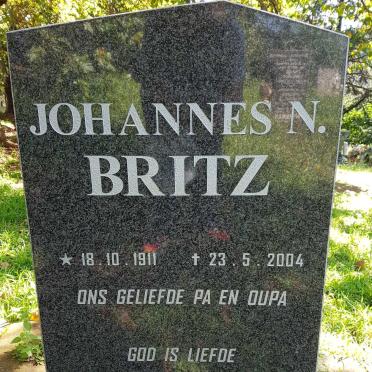 BRITZ Johannes N. 1911-2004 &amp; Engela M.J.J. V.D. BERG 1919-1980