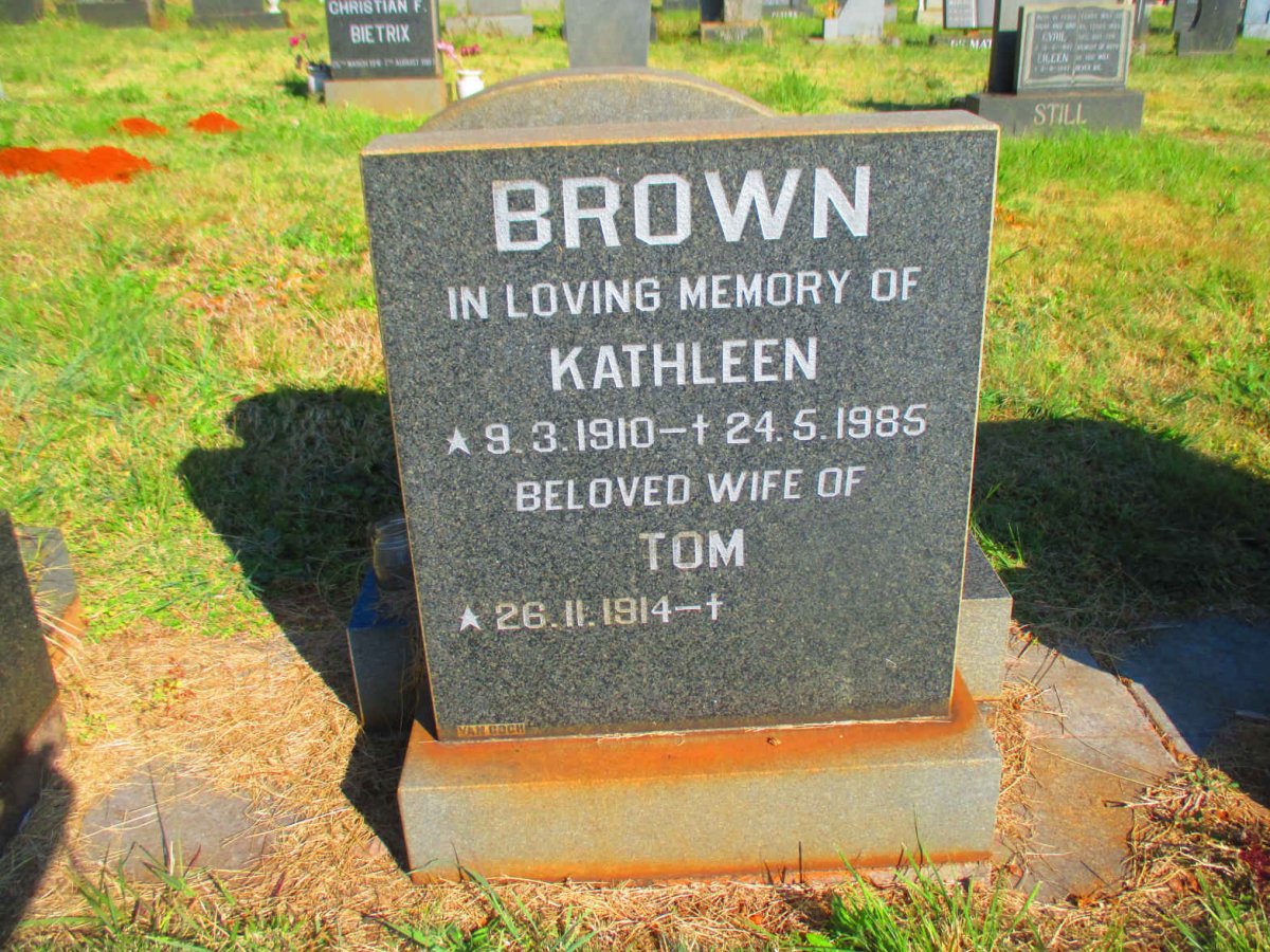 BROWN Tom 1914-  &amp; Kathleen 1910-1985