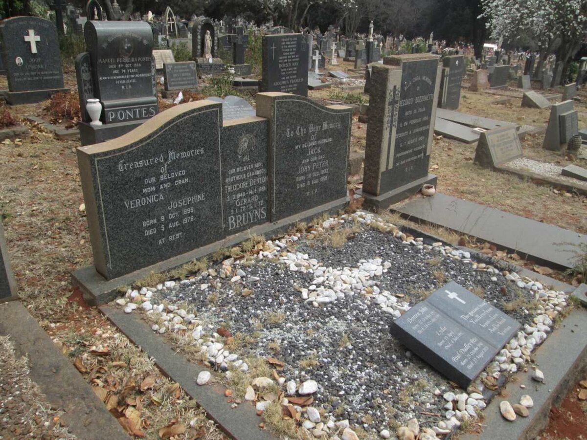 BRUYNS John Peter 1892-1959 &amp; Veronica Josephine 1895-1976