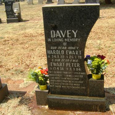 DAVEY Harold Ewart 1922-1979 :: DAVEY Ewart Peter 1956-1984