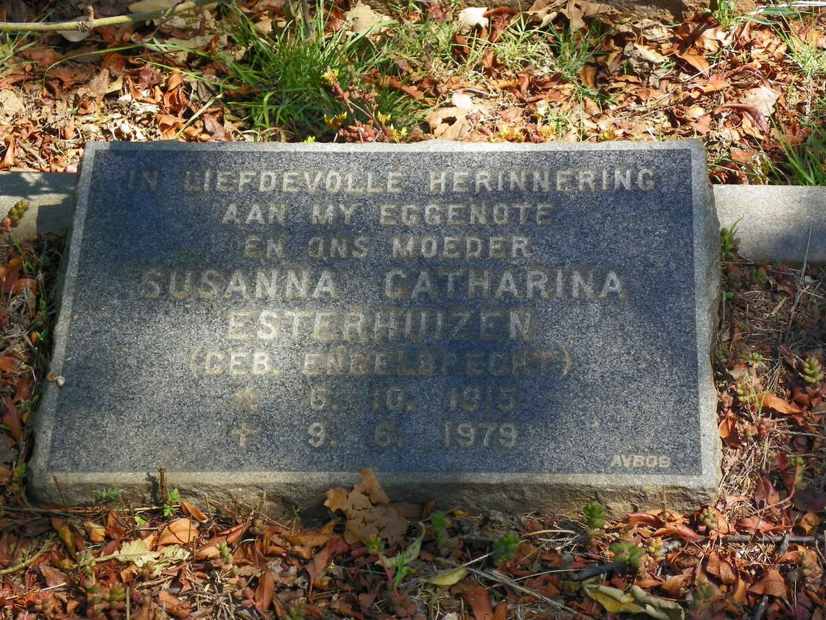 ESTERHUIZEN Susanna Catharina nee ENGELBRECHT 1915-1979