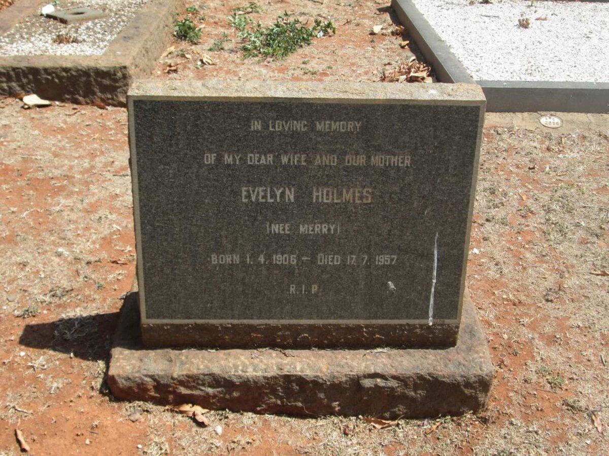 HOLMES Evelyn nee MERRY 1906-1957
