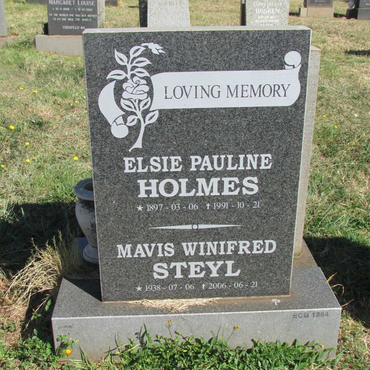 HOLMES Elsie Pauline 1897-1991 :: STEYL Mavis Winifred 1938-2006