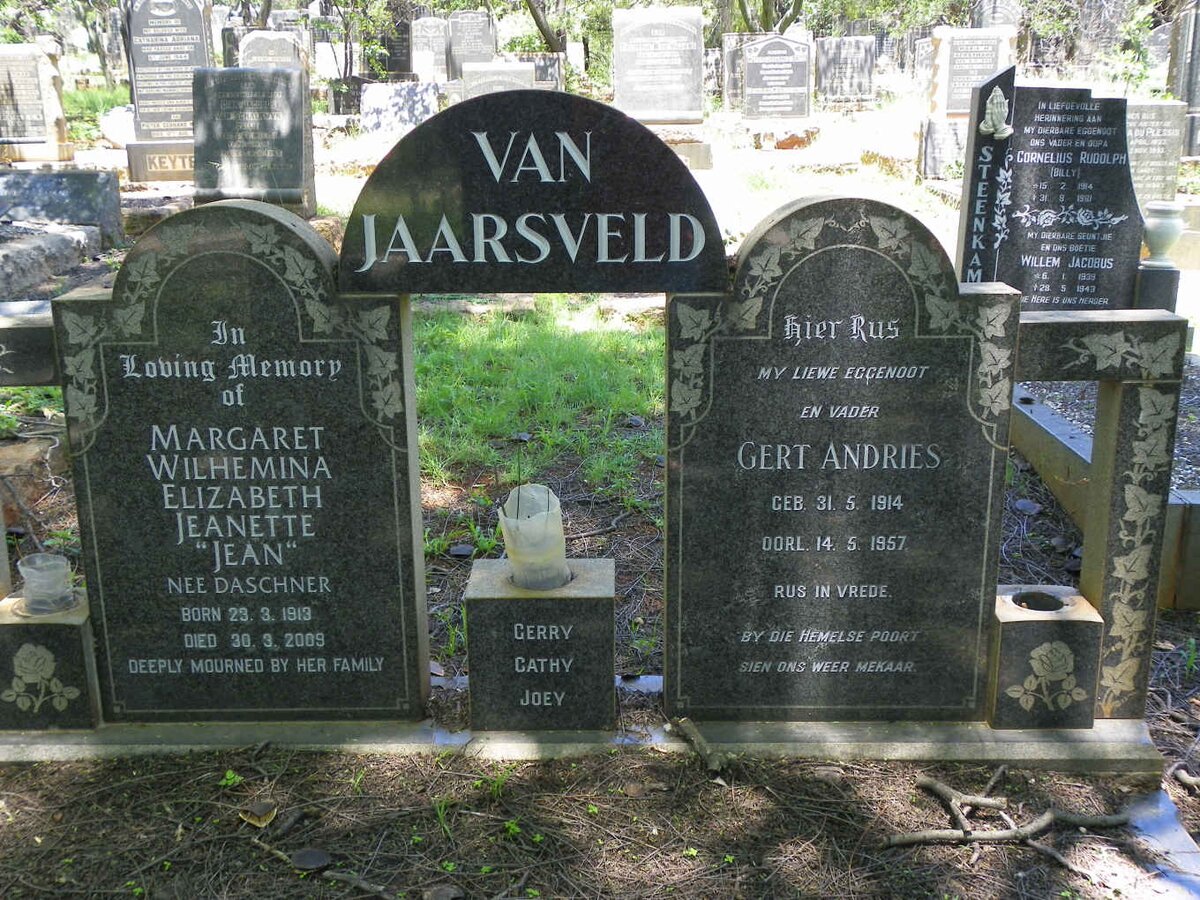 JAARSVELD Gert Andries, van 1914-1957 &amp; Margaret Wilhemina Elizabeth Jeanette DASCHNER 1913-2009