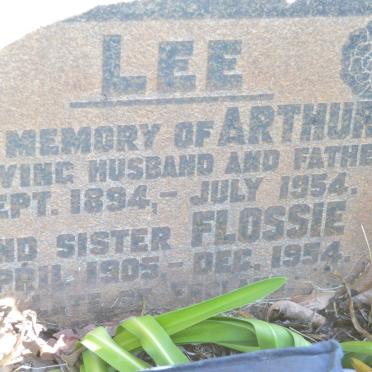 LEE Arthur 1894-1954 :: LEE Flossie 1905-1954