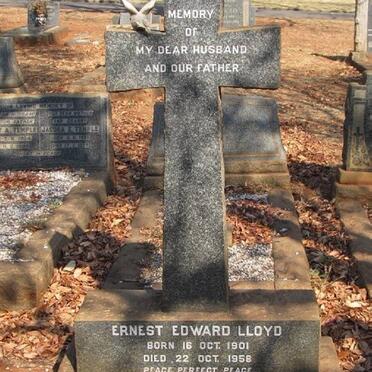 LLOYD Ernest Edward 1901-1958 &amp; Hilda 1909-1982 :: LLOYD Mary Catherine 1937-1975