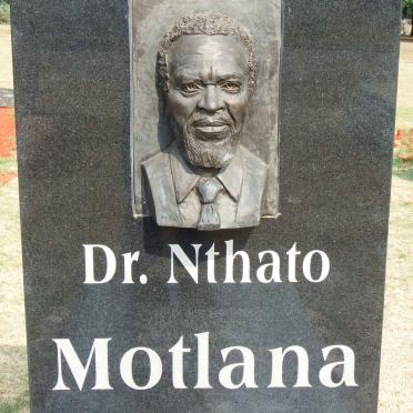 MOTLANA Nthato 1925-2008