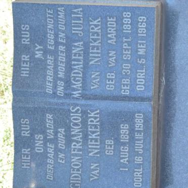 NIEKERK Gideon Francois, van 1896-1980 &amp; Magdalena Julia VAN AARDE 1898-1969