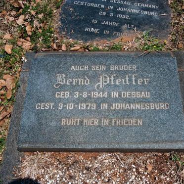 PFEIFFER Bernd 1944-1979 :: PFEIFFER Helmut -1952