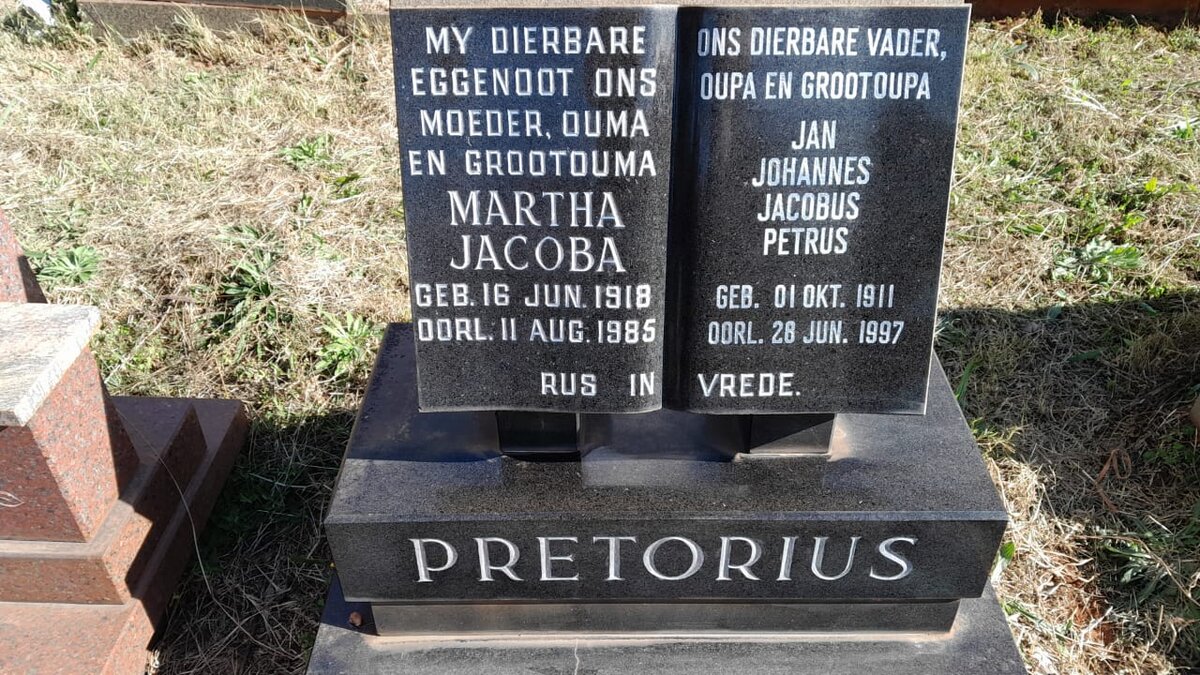 PRETORIUS Jan Johannes Jacobus Petrus 1911-1997 &amp; Martha Jacoba 1918-1985