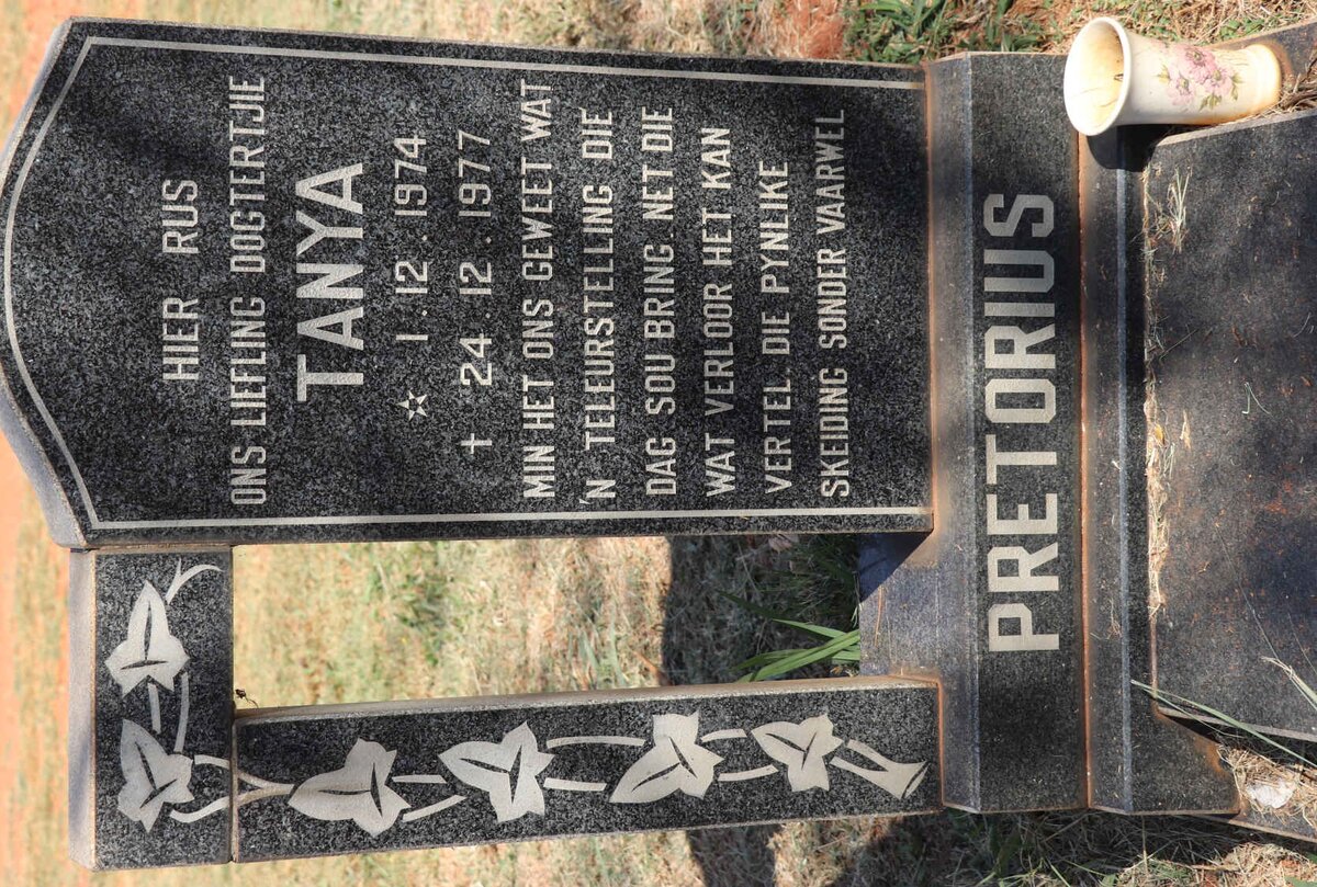 PRETORIUS Tanya 1974-1977
