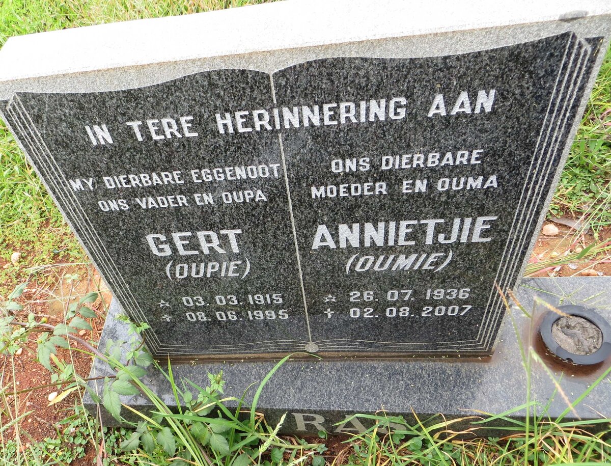 RAS Gert 1915-1995 &amp; Annietjie 1936-2007