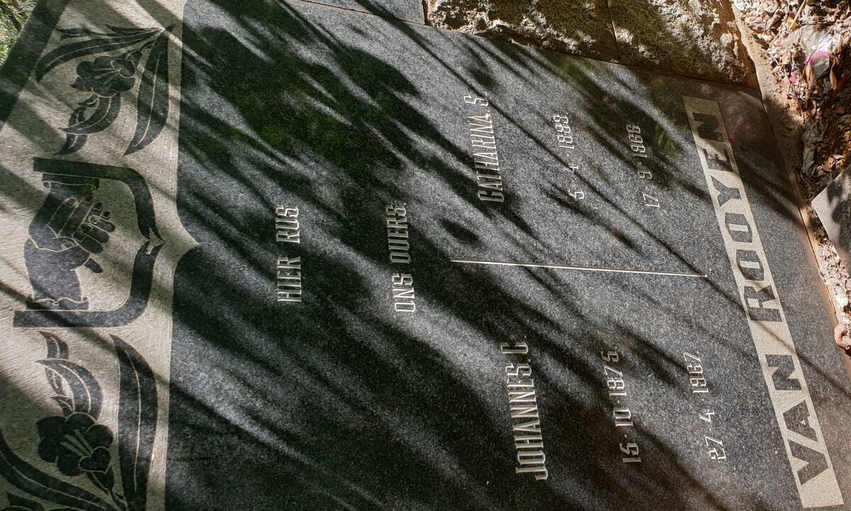 ROOYEN Johannes C., van 1875-1967 &amp; Catharina S. 18??-1966