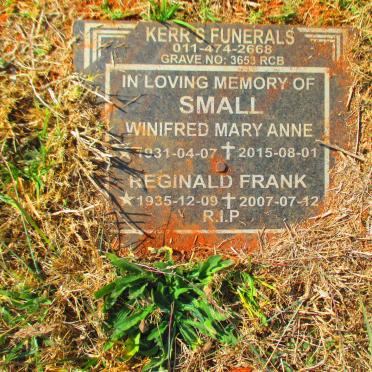 SMALL Reginald Frank 1935-2007 &amp; Winifred Mary Anne 1931-2015