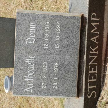 STEENKAMP Douw 1916-1992 &amp; Anthonette 1923-1978