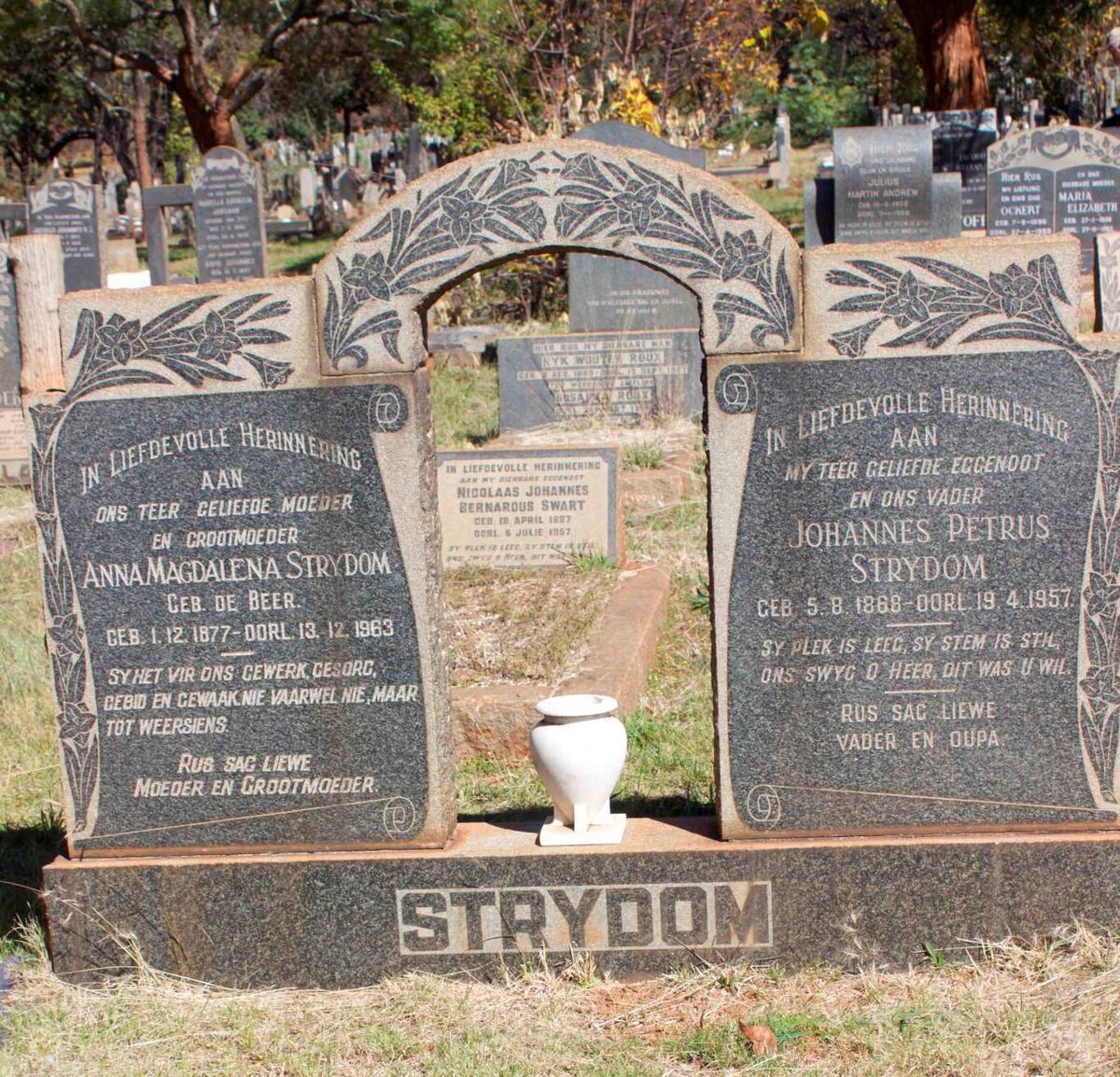 STRYDOM Johannes Petrus 1868-1957 &amp; Anna Magdalena DE BEER 1877-1963