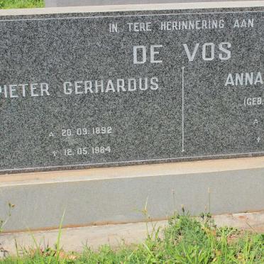 VOS Pieter Gerhardus, de 1892-1984 &amp; Anna Francina DE VILLIERS 1903-1993