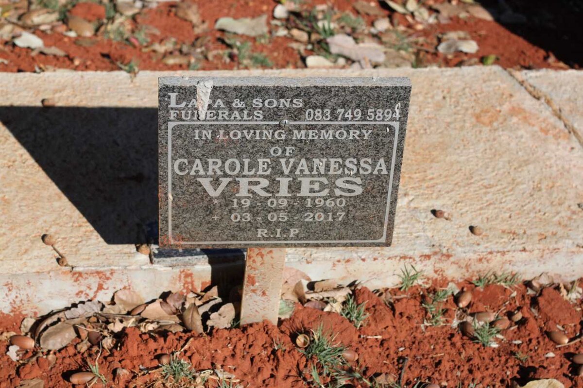 VRIES Carole Vanessa 1960-2017