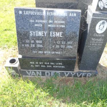 VYVER Esme, van der 1931-1995 :: MENDES Dawn 1952-2013 :: VYVER Sydney, van der 1966-1995