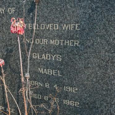 WHITTAKER Walter Joseph 1900-1977 &amp; Gladys Mabel 1912-1962 