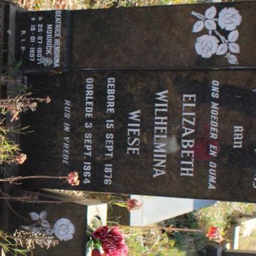 WIESE Elizabeth Wilhelmina 1876-1964 :: MORRICK Beatrice Hendrina 1907-1997