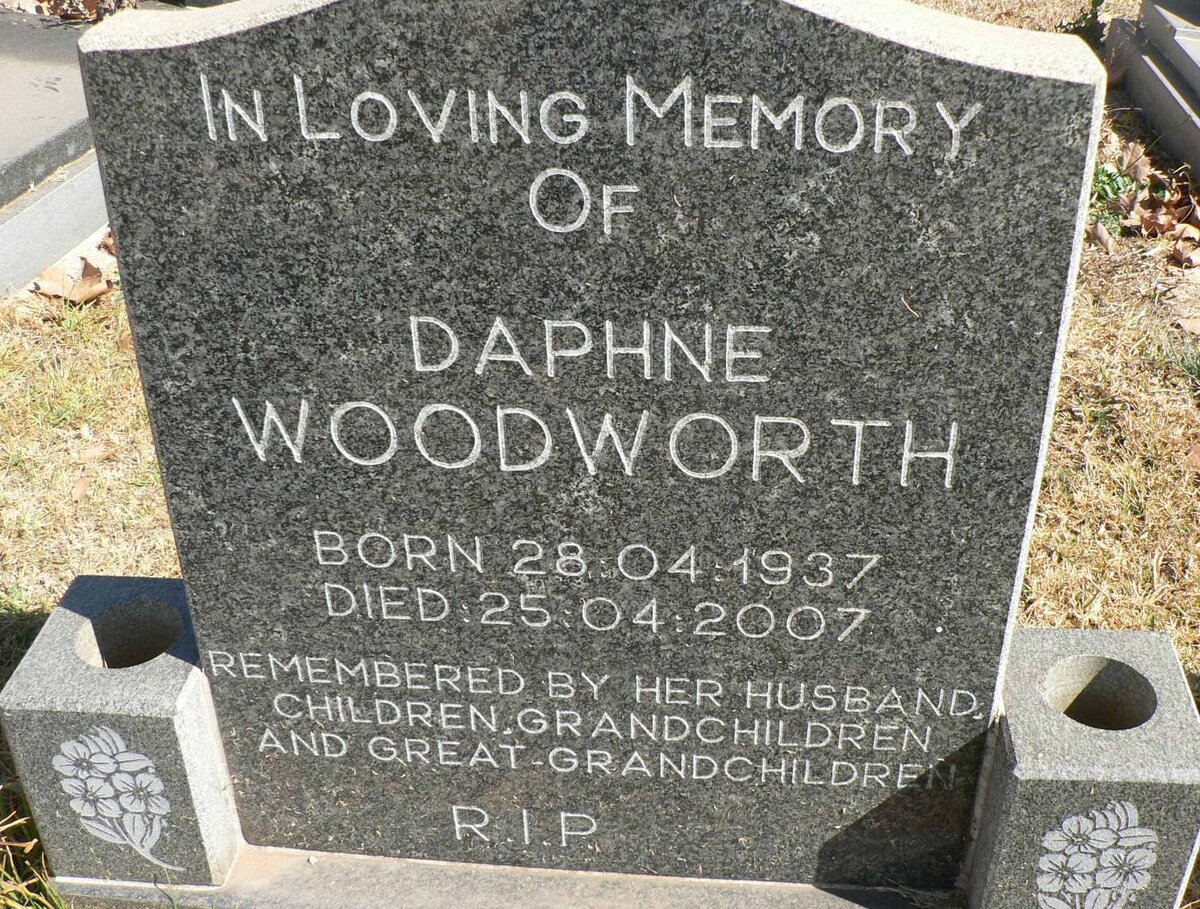 WOODWORTH Daphne 1937-2007