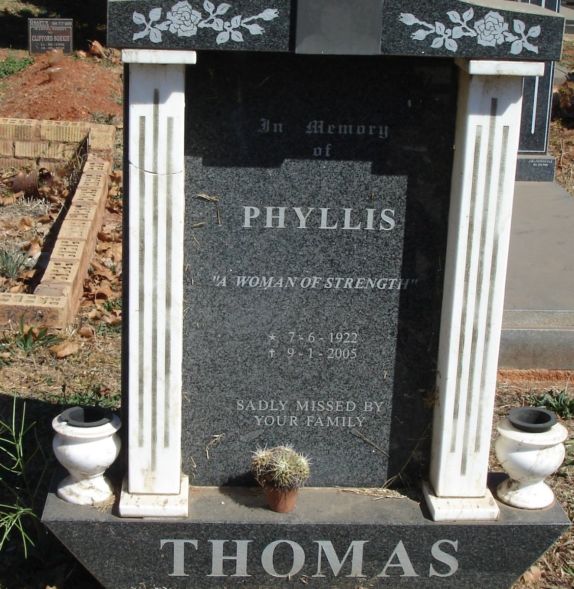 THOMAS Phyllis 1922-2005