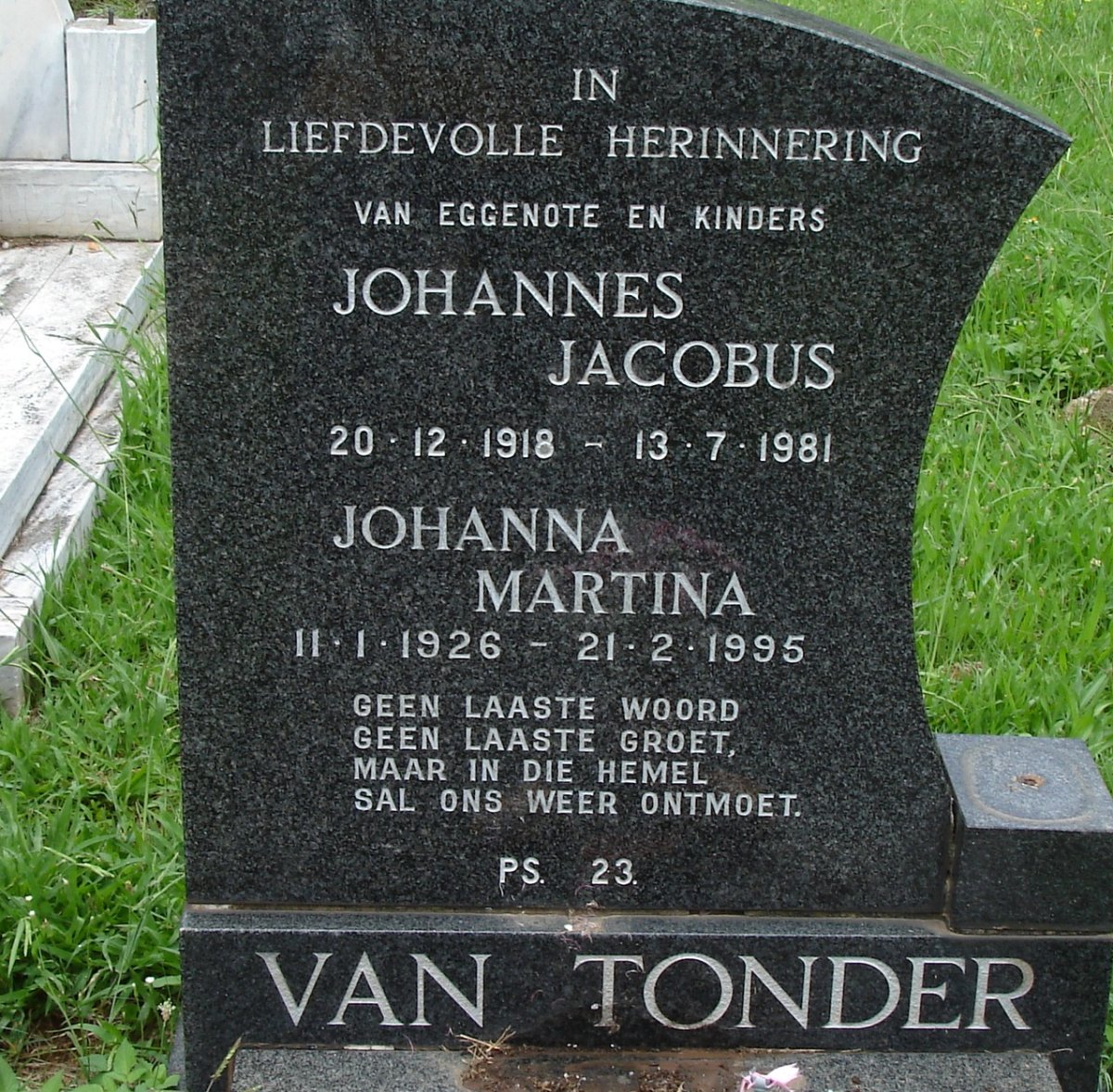TONDER Johannes Jacobus, van 1918-1981 &amp; Johanna Martina 1926-1995