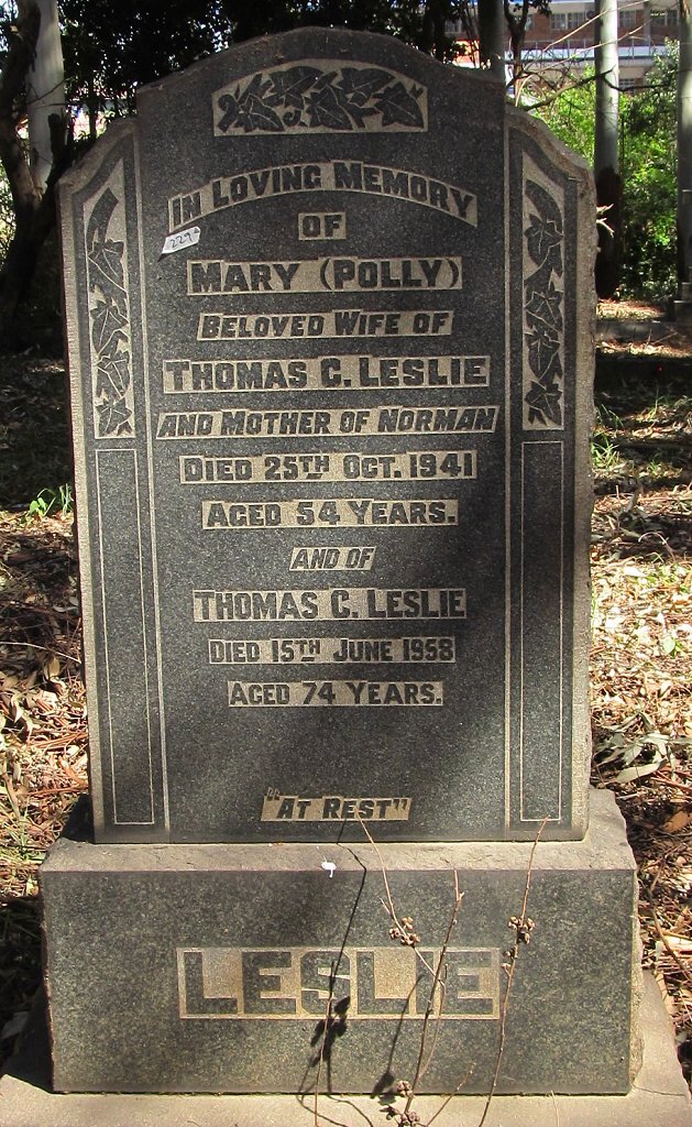 LESLIE Thomas C. -1958 &amp; Mary -1941