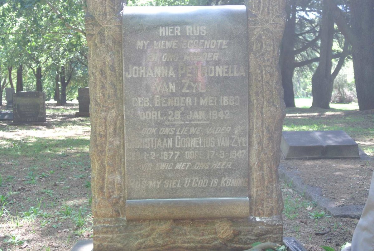 ZYL Christiaan Cornelius, van 1877-1947 &amp; Johanna Petronella BENDER 1883-1942