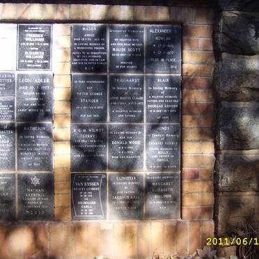 079 Memorial wall