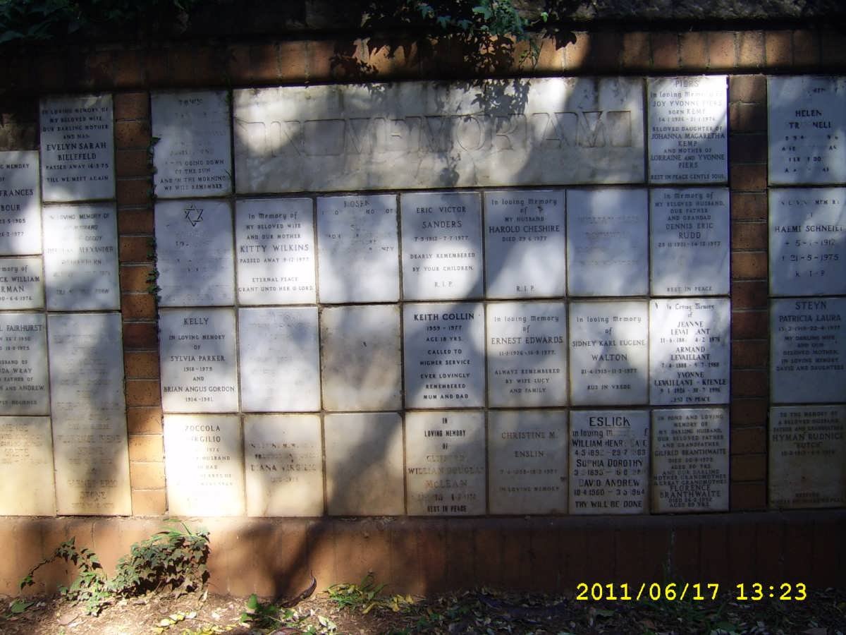 069 Memorial wall