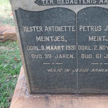 MEINTJES Petrus Jacobus -1944 &amp; Hester Antonette -1931