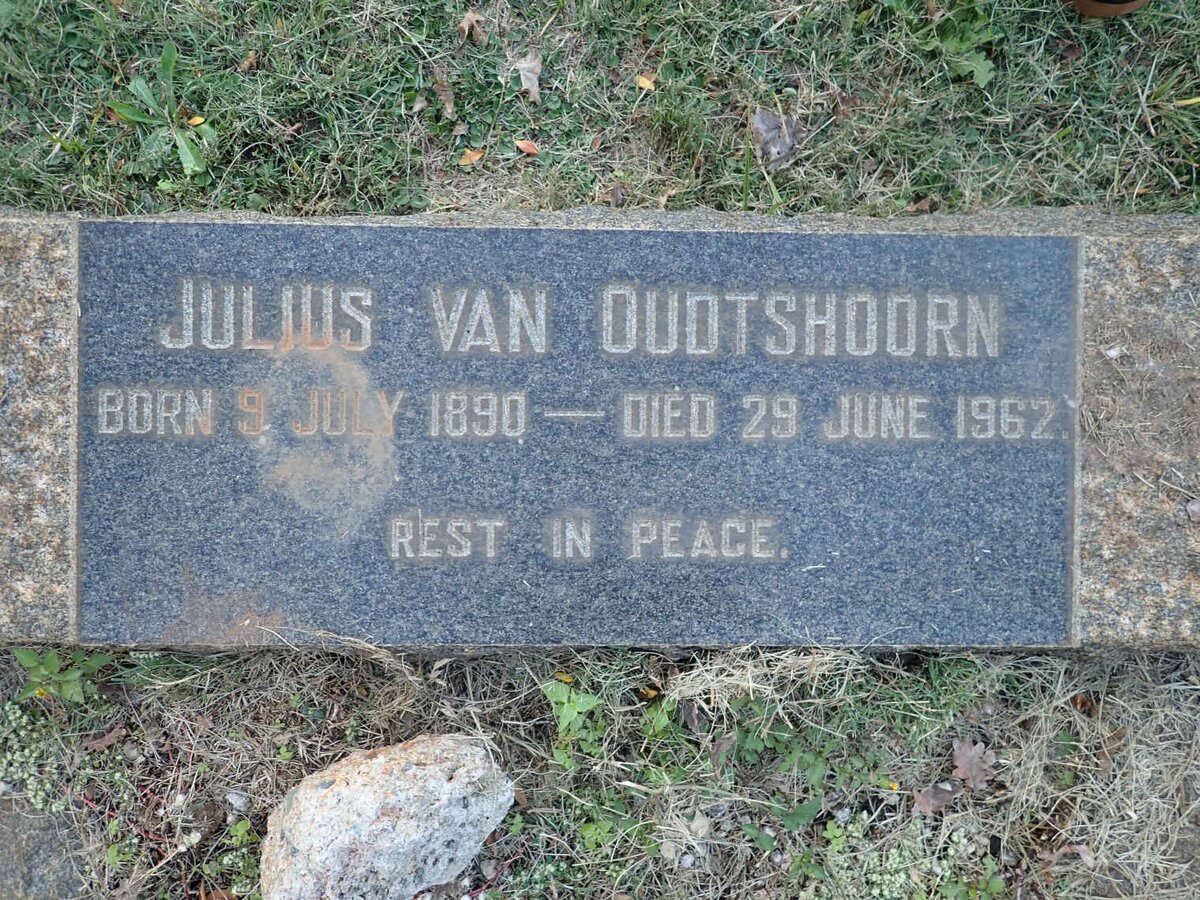 OUDTSHOORN Julius, van 1890-1962