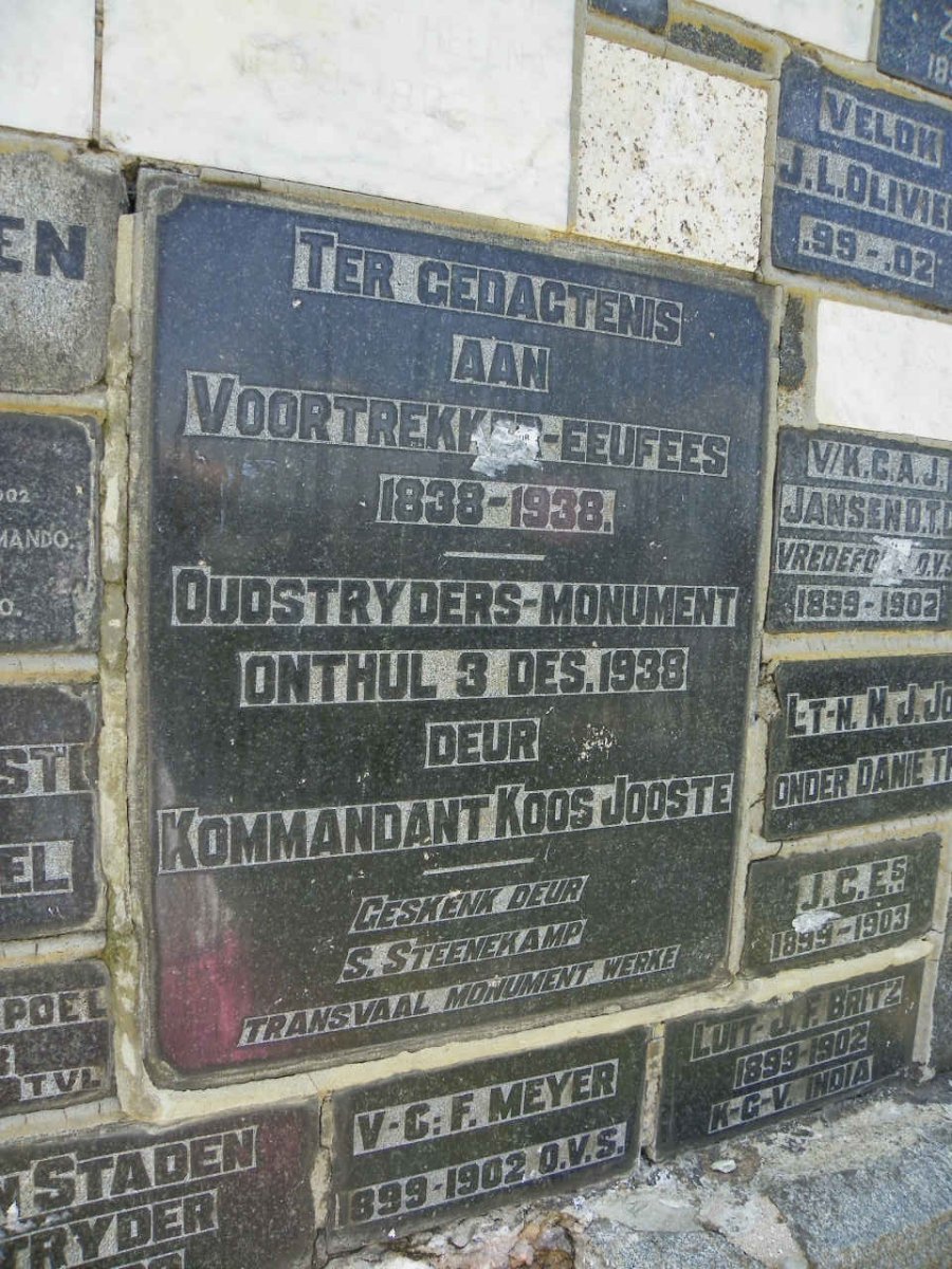 5. Gedenkplaat Oudstrydersmonument