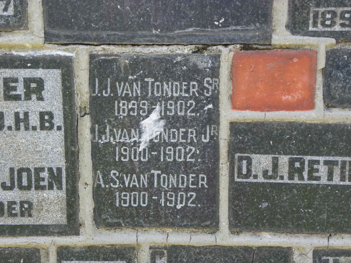 TONDER van