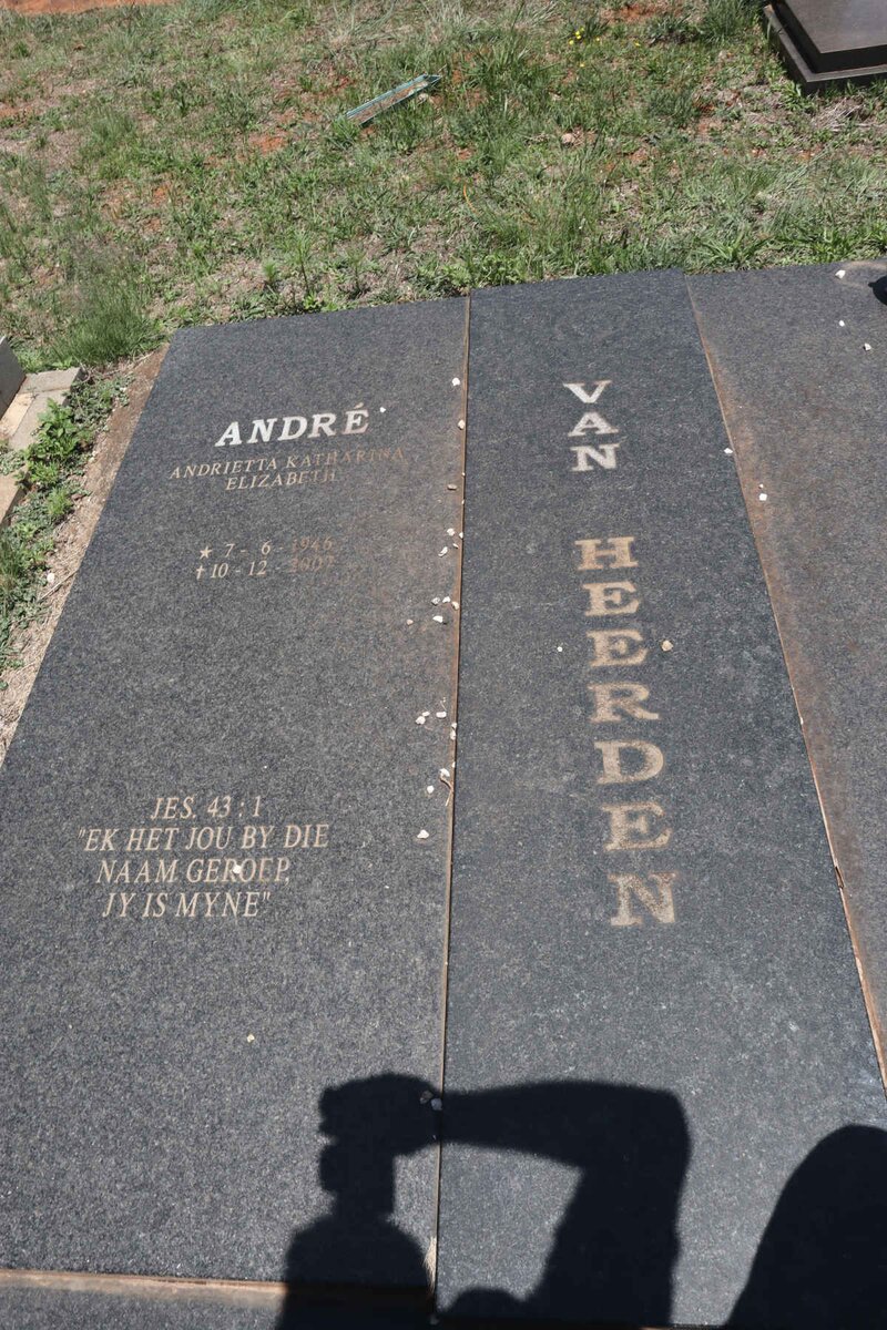 HEERDEN Andrietta Katharina Elizabeth, van 1946-2007